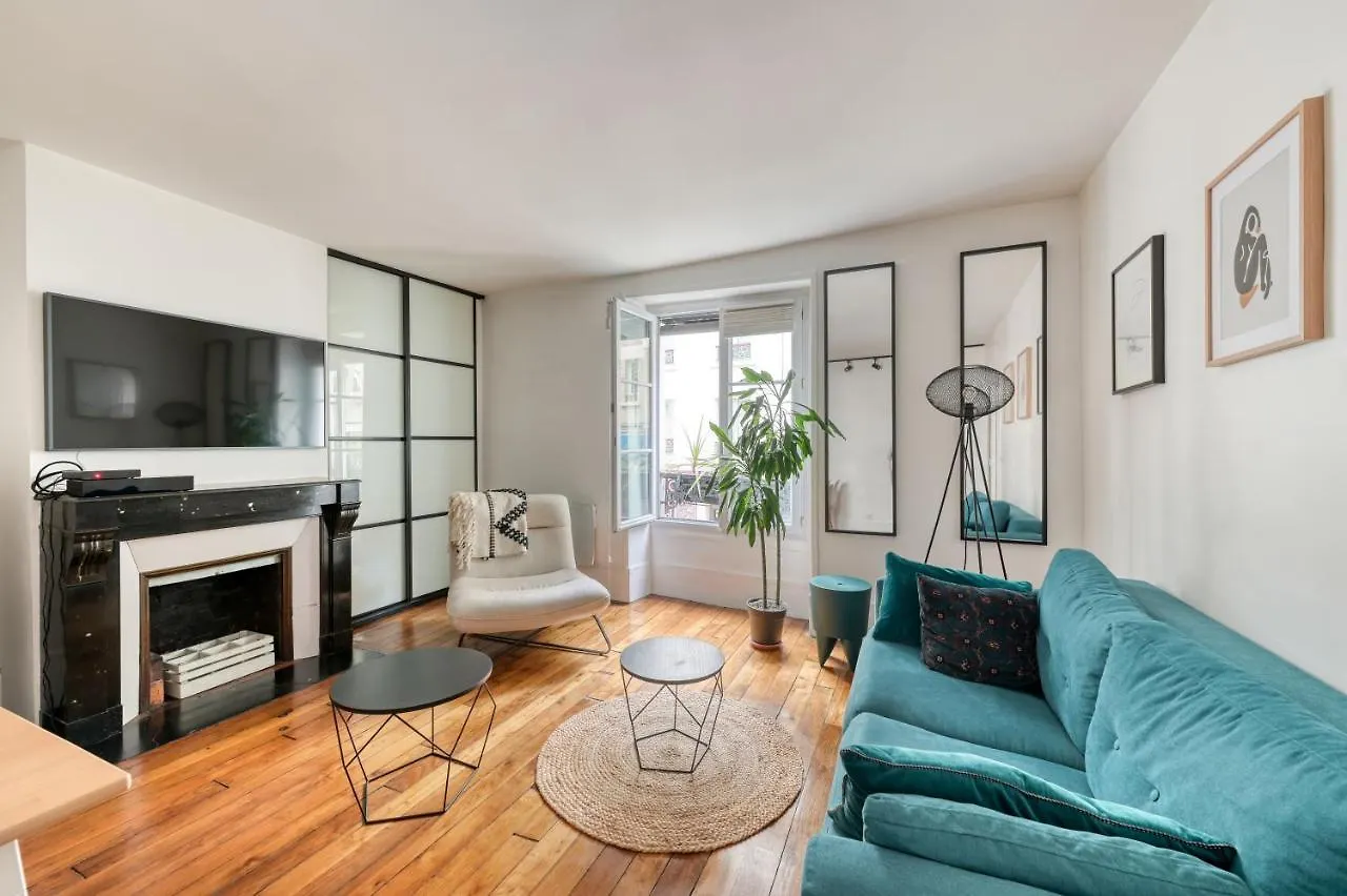 Appartement Elegant Au Pied Du Sacre Coeur ! contacts