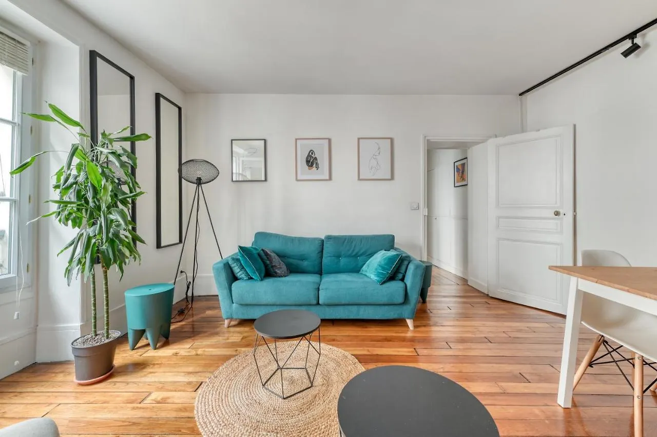 Appartement Elegant Au Pied Du Sacre Coeur ! Paryż